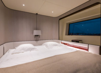 Heed motor super yacht charter relaxed luxury yacht cabin with sea view - High Point Yachting