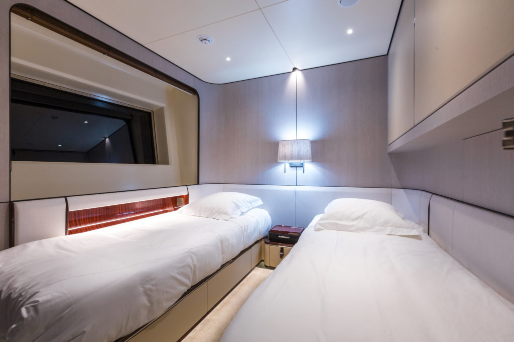 Heed motor super yacht charter relaxed luxury yacht cabin with sea view - High Point Yachting
