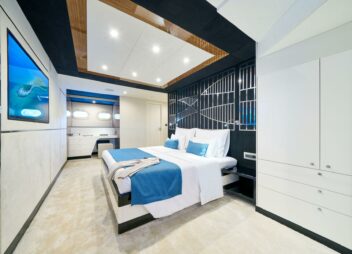 Crewed Sailing Yacht Acapella Cabin