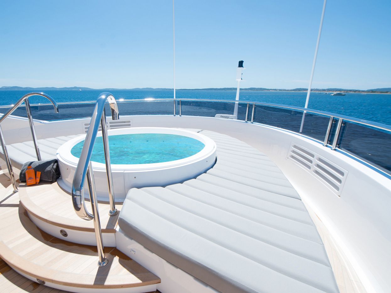 Sunseeker Aqua Libra super yacht charter Luxury Jacuzzi - High Point Yachting