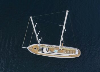 Luxury sailing yacht Acapella