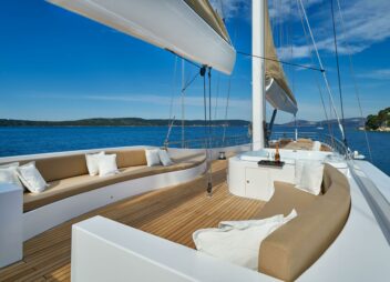 Luxury sailing yacht with Jacuzzi