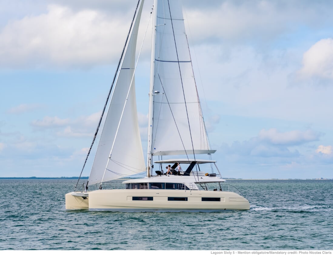 Amada Mia Luxury Comfort Sailing Catamaran - High Point Yachting