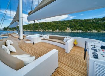 Superyacht Acapella flybridge