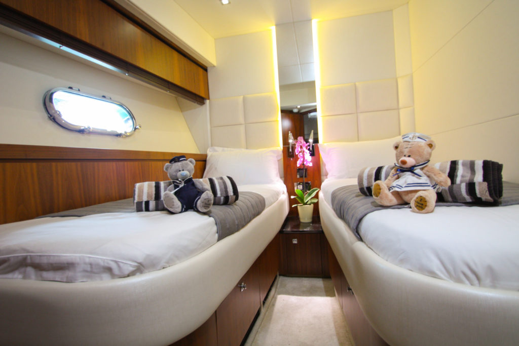 Cloudy bay Sunseeker Manhattan 73 crewed charter in Trogir luxury twin cabin - High Point Yachting