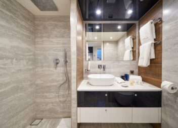Yacht Acapella Bathroom
