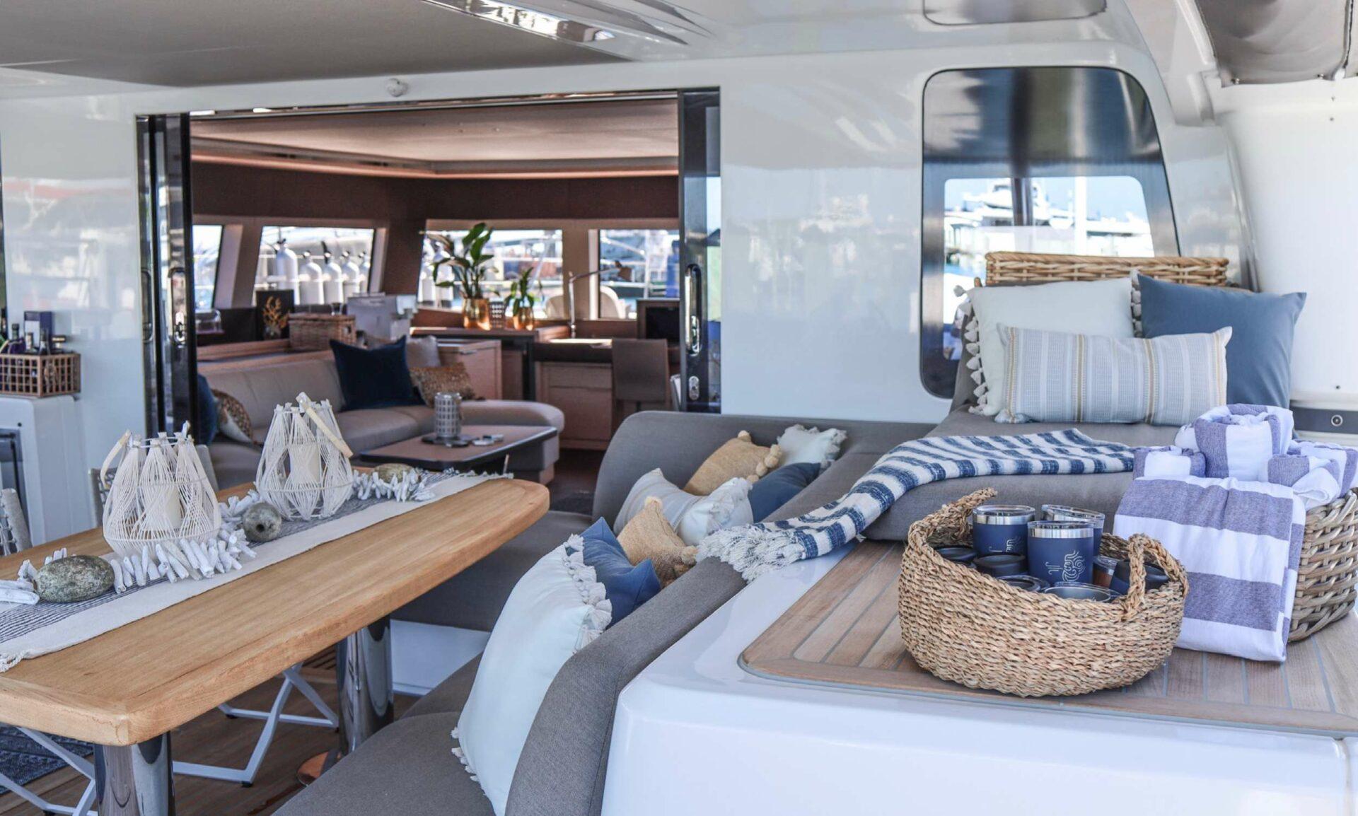 yacht charter Aeolus aft deck