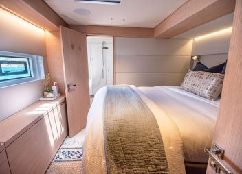 catamaran charter Aeolus double cabin