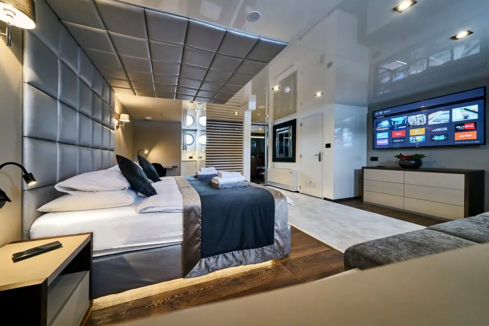 Yacht Rara Avis - High Point Yachting2