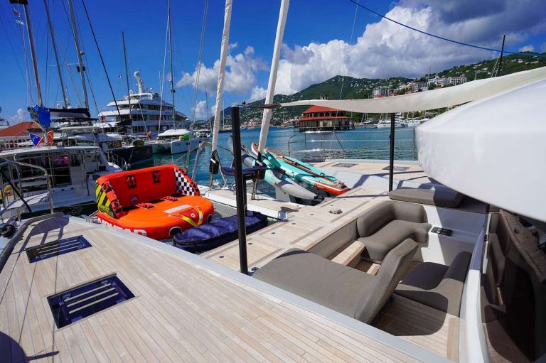 yacht charter Justified Horizons aft deck