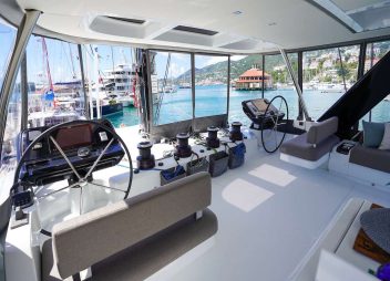 yacht charter Justified Horizons cockpit