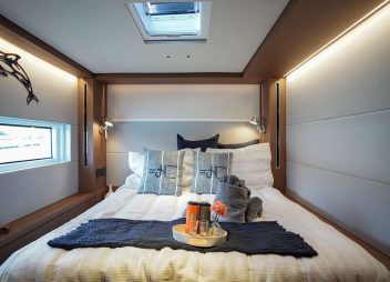 yacht charter Justified Horizons luxury cabin