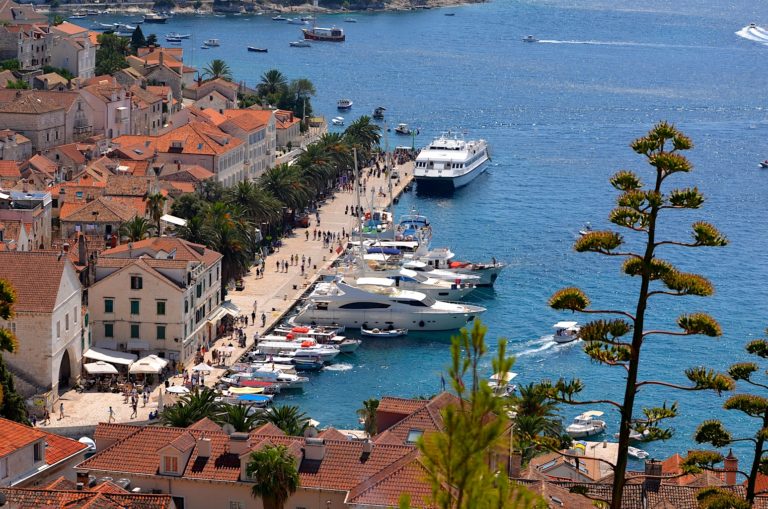 Croatian yacht charter – Hvar, the hedonistic haven