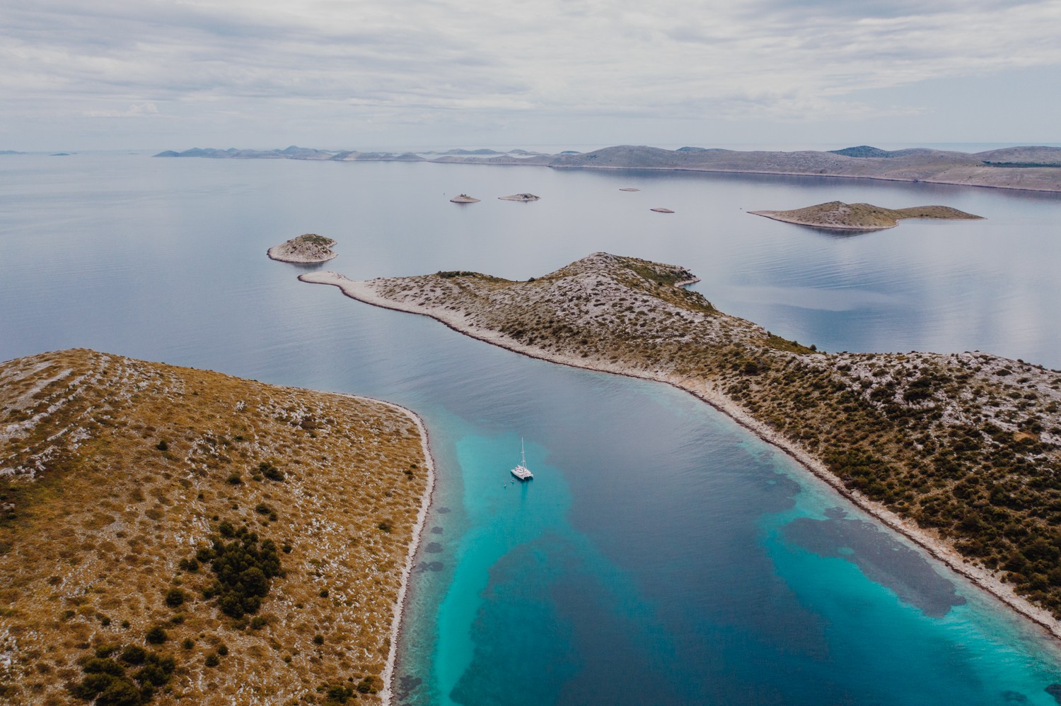 Catamaran MALA sustainable charter