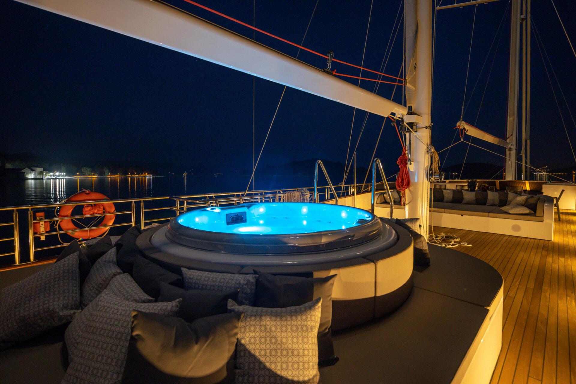 High Point Yachting - Love StoryIV_A1042