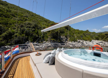 High Point Yachting - Love StoryIV_A1214