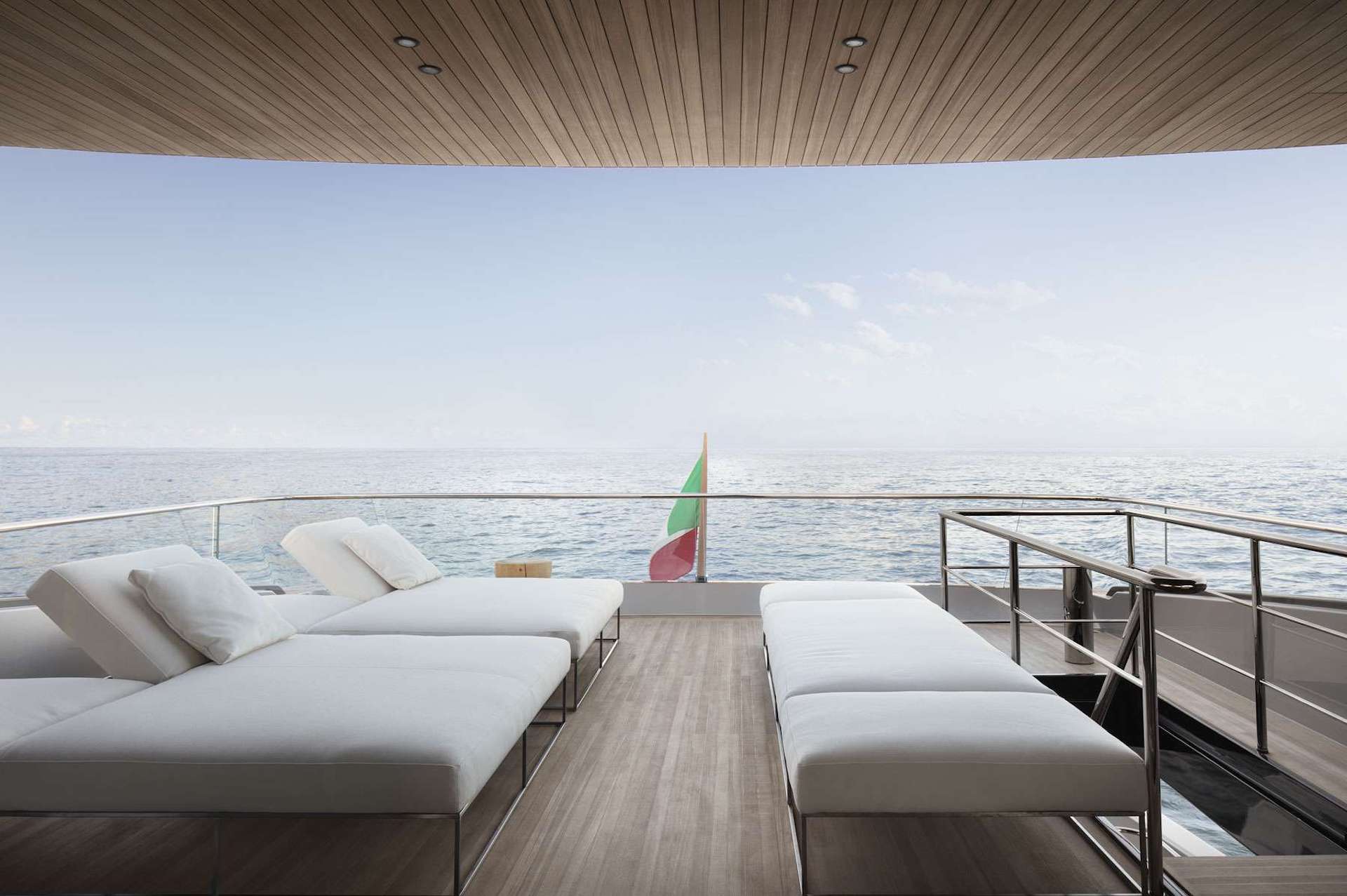 flybridge yacht charter Almax
