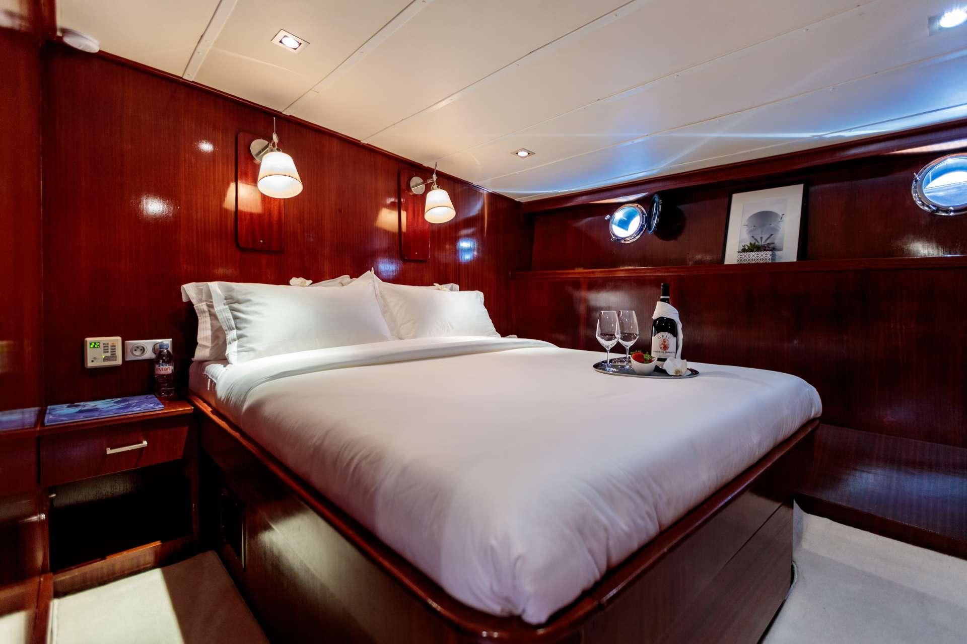 Vita Dolce Gulet Master Bedroom for Family Cruise & Corporate Event - High Point Yachting