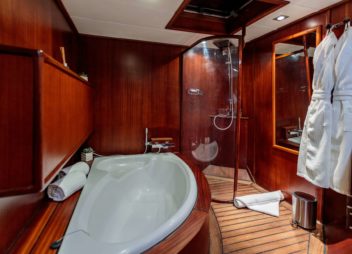 Vita Dolce Gulet Master Bedroom for Family Cruise & Corporate Event - High Point Yachting