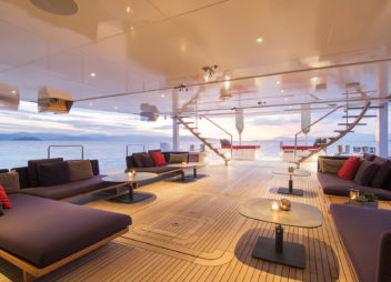Spacious & luxurious modern yacht charter - High Point Yachting