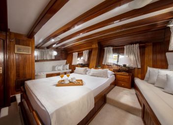 yacht charter Andi Star master cabin