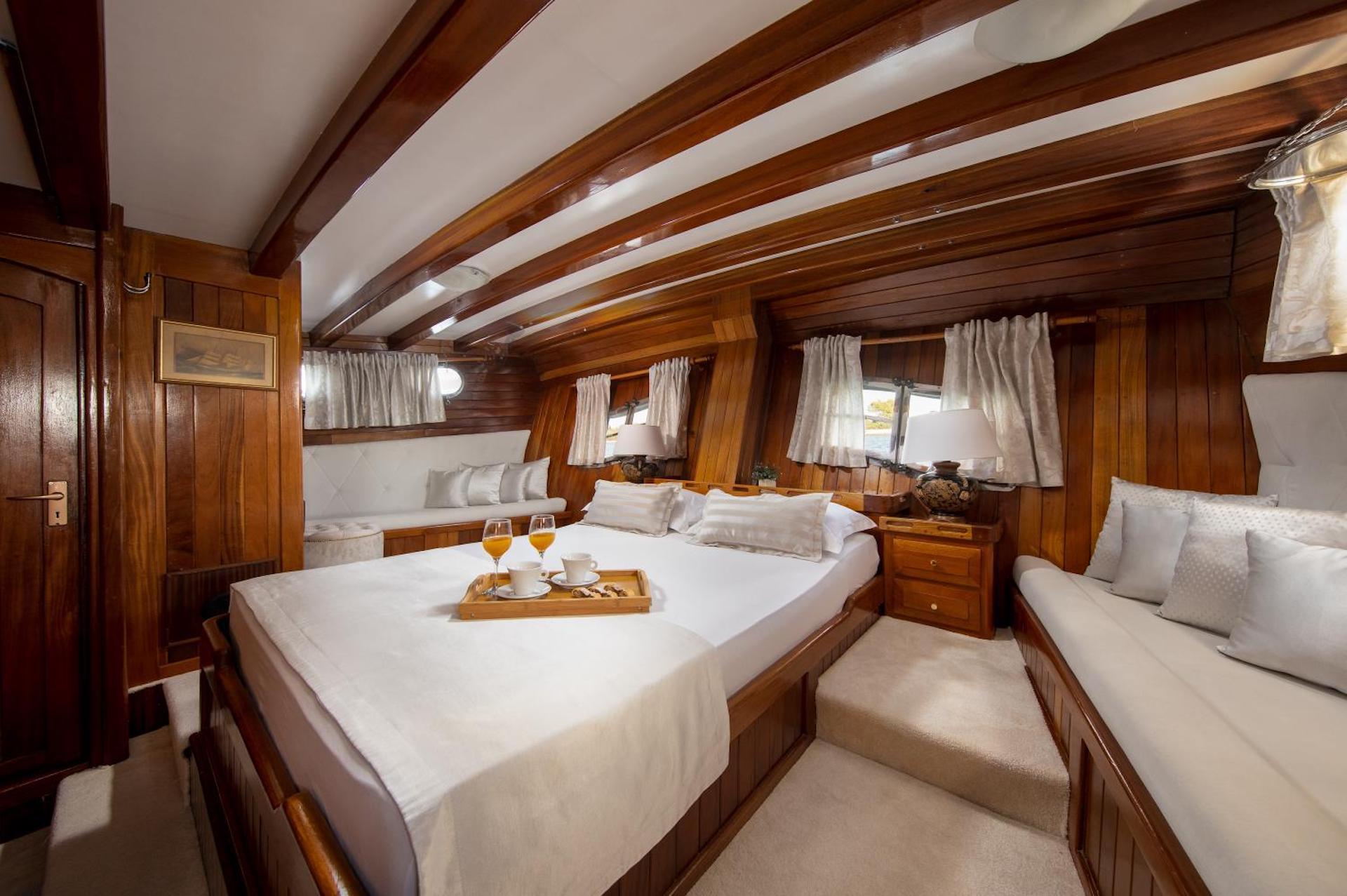 yacht charter Andi Star master cabin