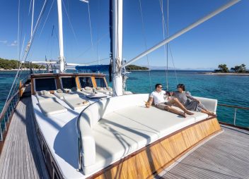 yacht charter Andi Star relaxing