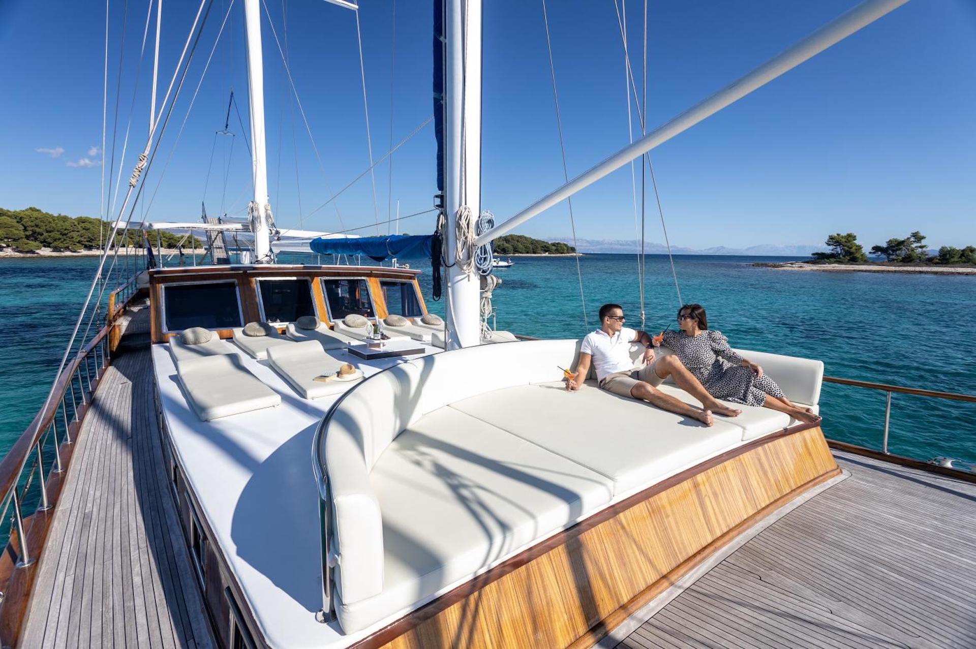 yacht charter Andi Star relaxing