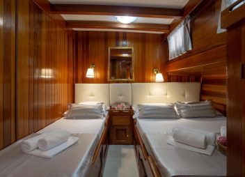 yacht charter Andi Star triple cabin