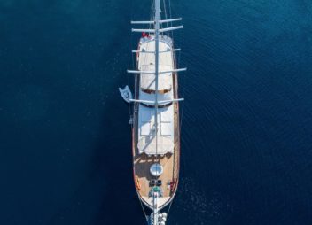 High Point Yachting - HALCON DEL MAR Aerial view