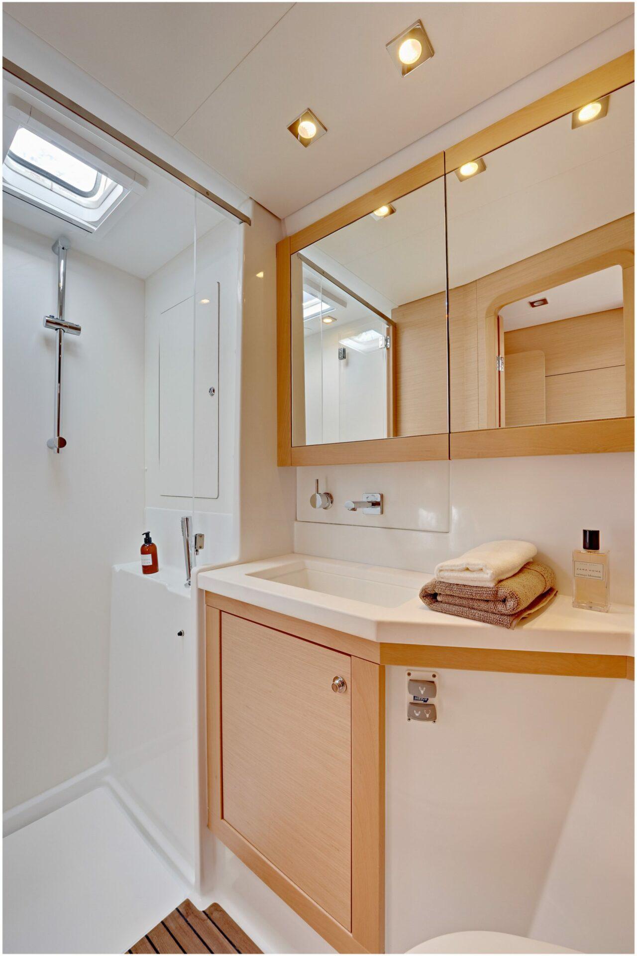 Catamaran Marla bathroom