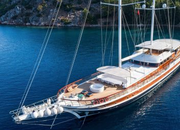 Crewed Yacht charter Gulet Halcon Del Mar