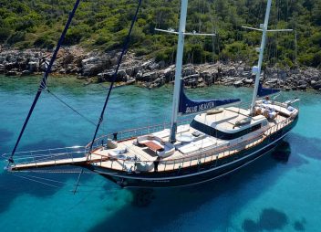 luxury yacht charter Blue Heaven