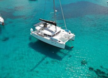 Sailing catamaran Marla charter