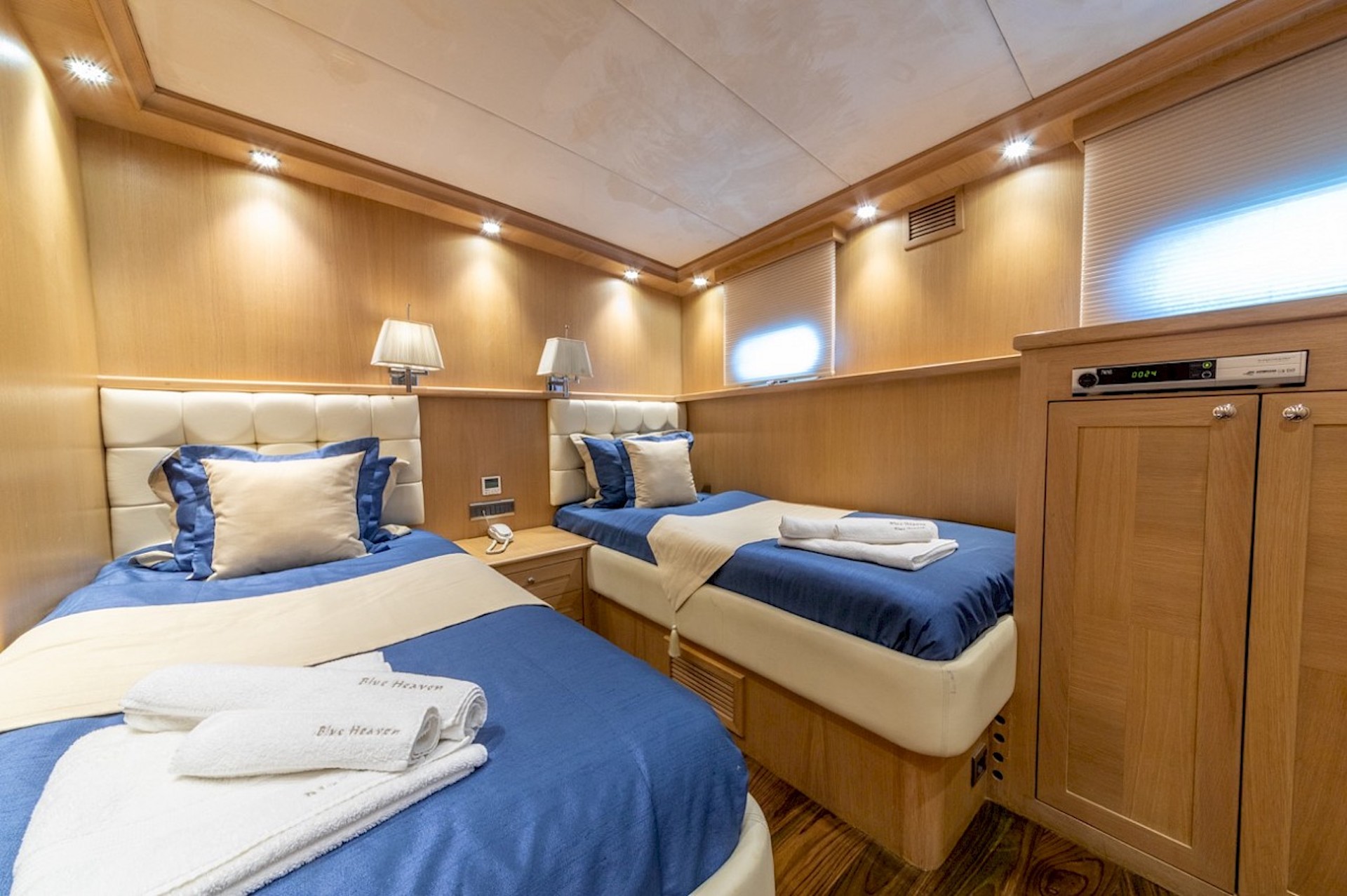 twin cabin yacht charter Blue Heaven