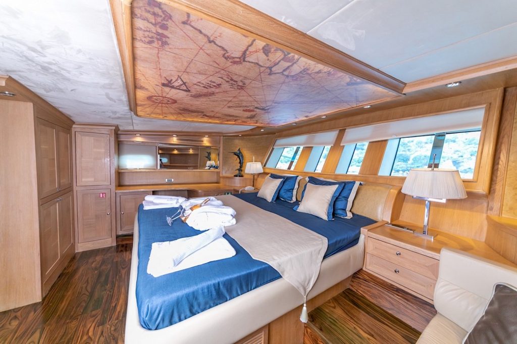 yacht charter cabin Blue Heaven