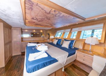 yacht charter cabin Blue Heaven