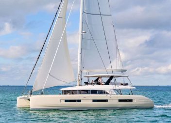 crewed yacht charter Kingfisher