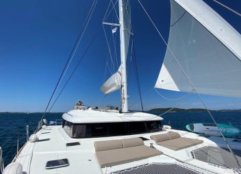 luxury sailing catamaran lagoon 620 Grace charter Greece