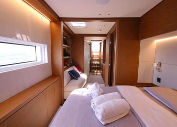 yacht charter Kingfisher master