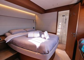 yacht charter master cabin Kingfisher