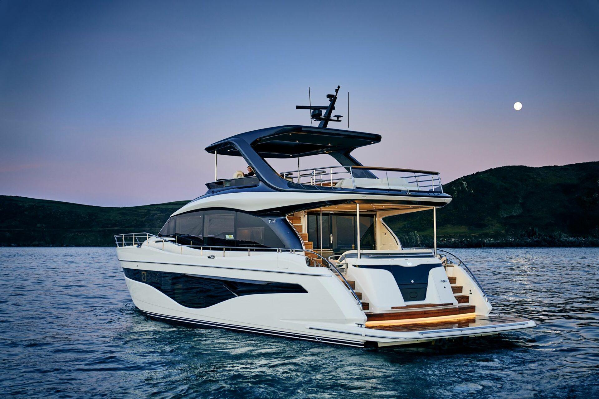 Yacht charter Motor Yacht Princess Y72