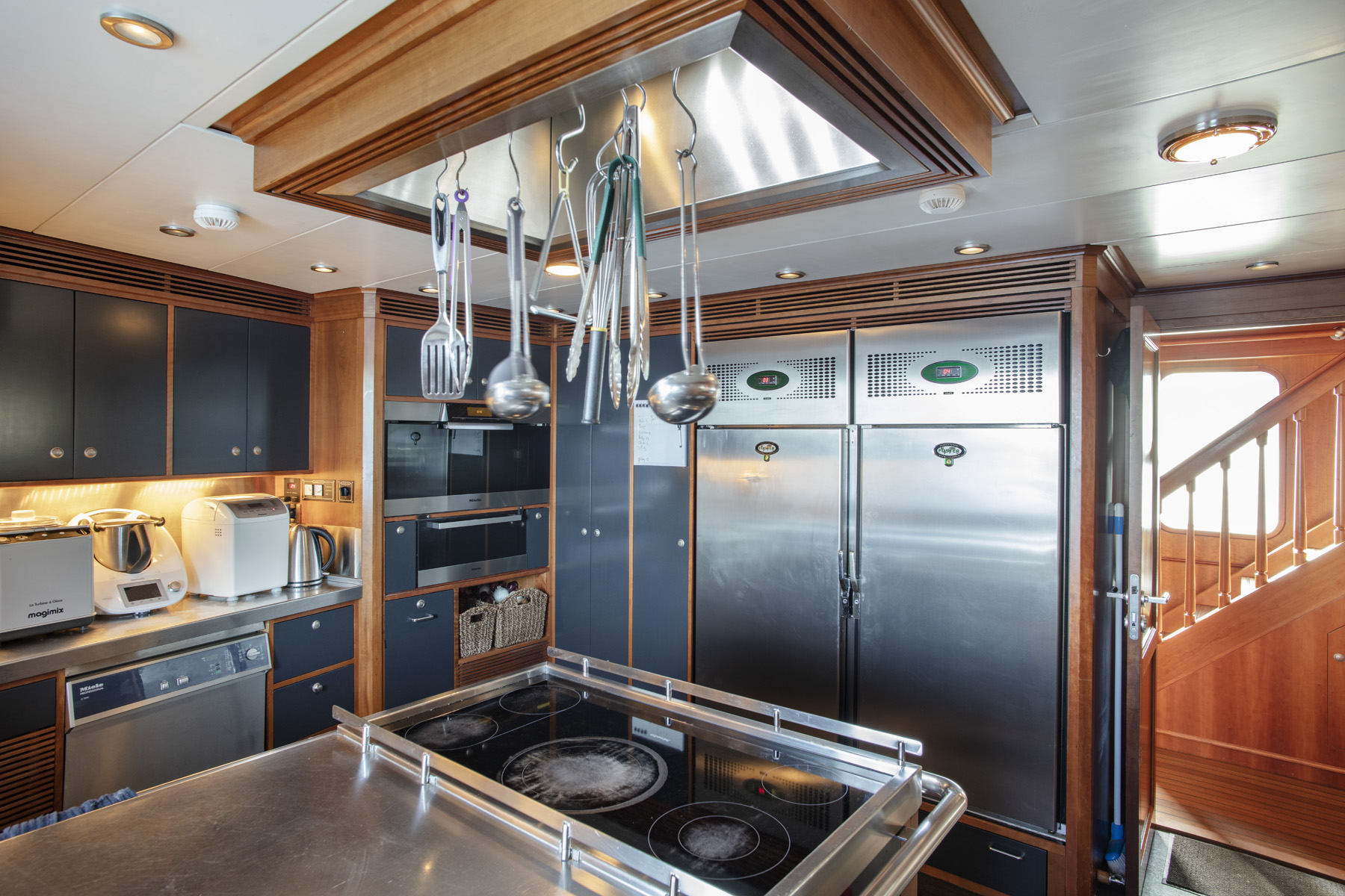 Dardanella_Interior_Galley_042