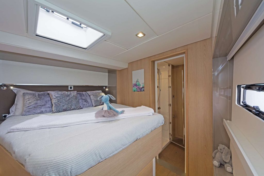 yacht charter Babalu double cabin