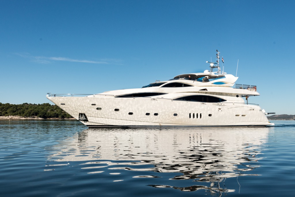 Motor Yacht charter Baby I