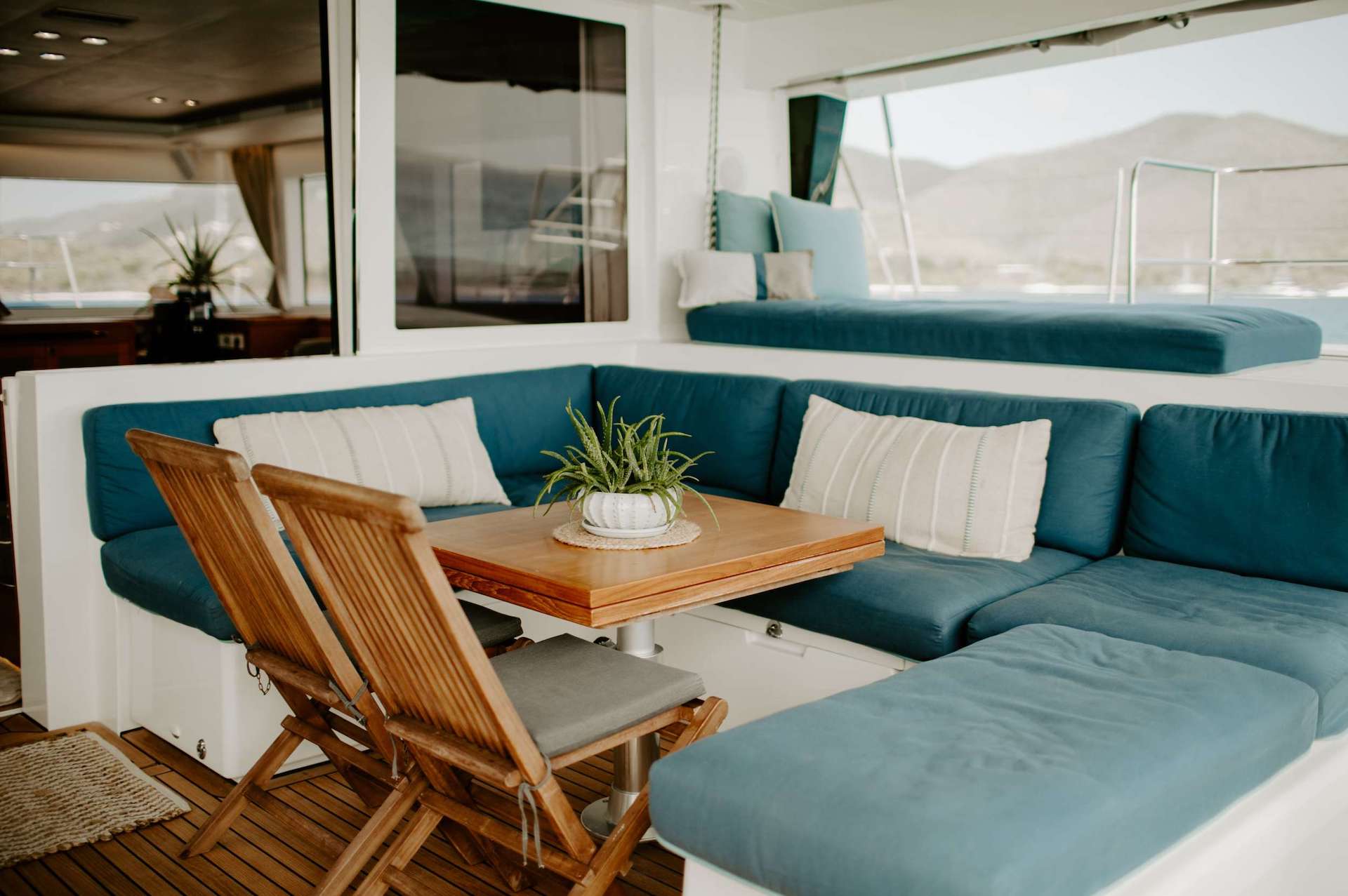 yacht charter Ebb & Flow cabin