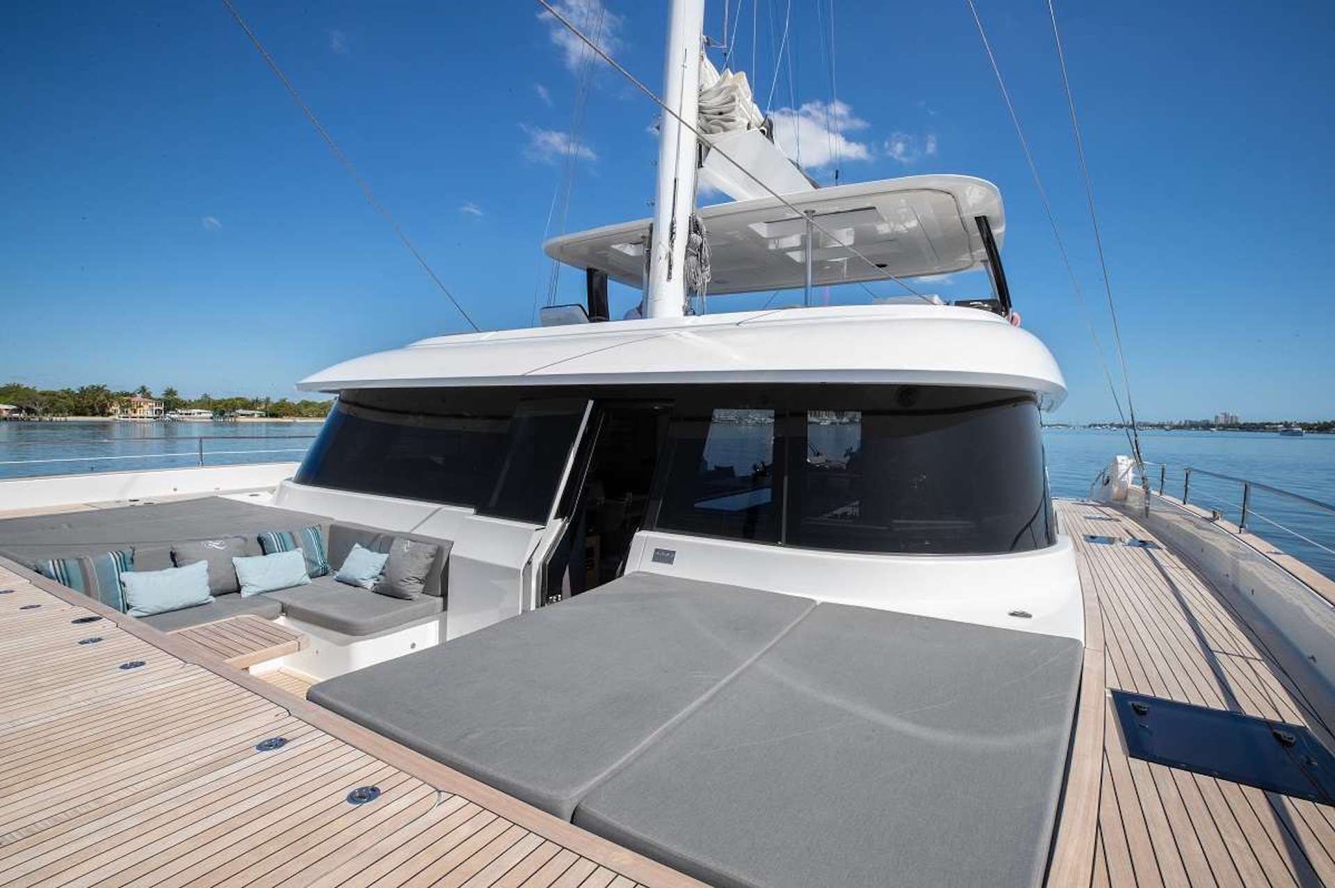 Caribbean yacht charter Amaya bow