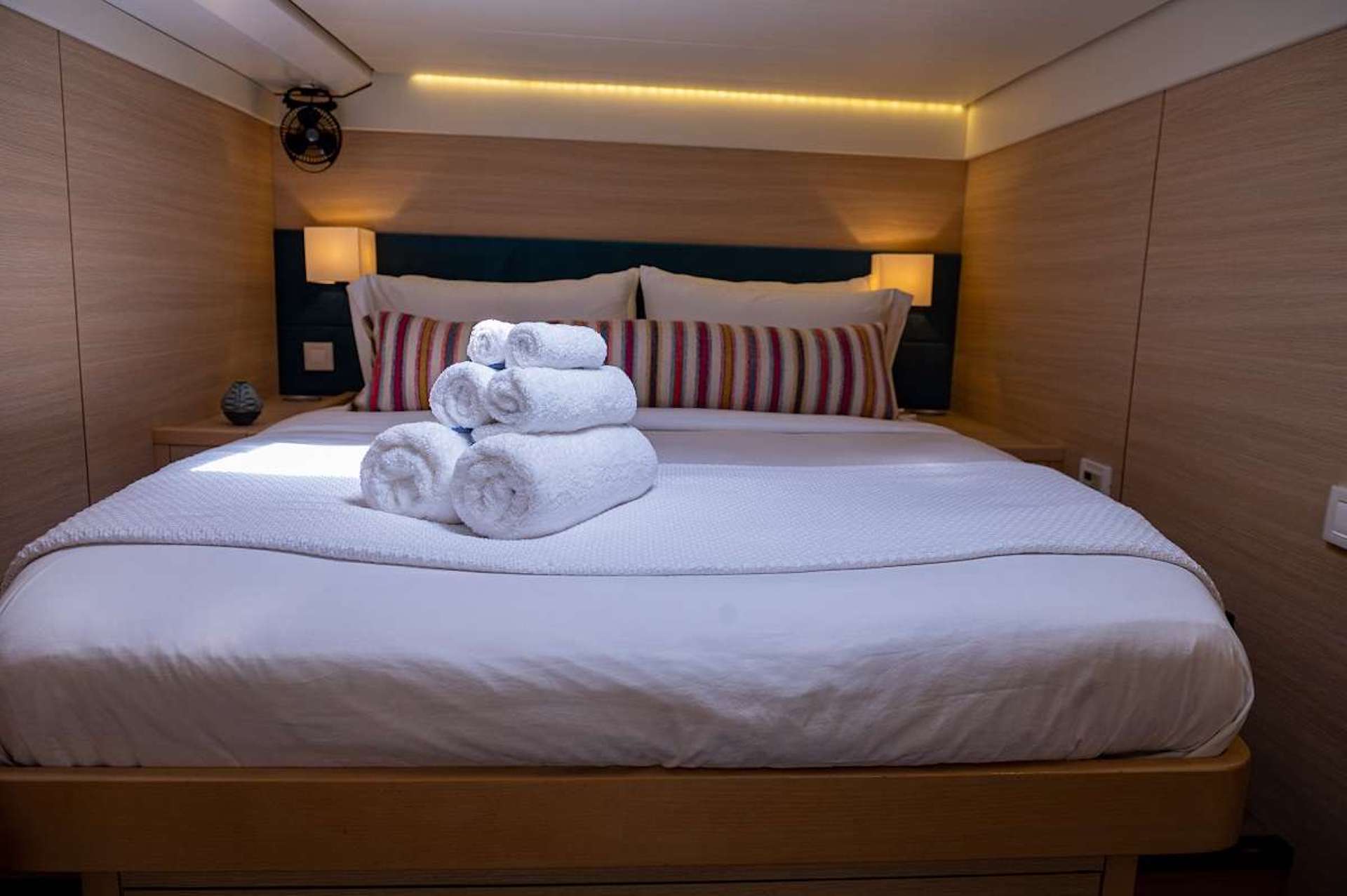 Caribbean yacht charter Nomada cabin