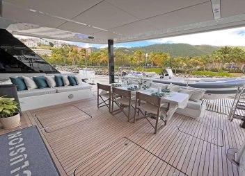 catamaran yacht charter Seaclusion aft dining