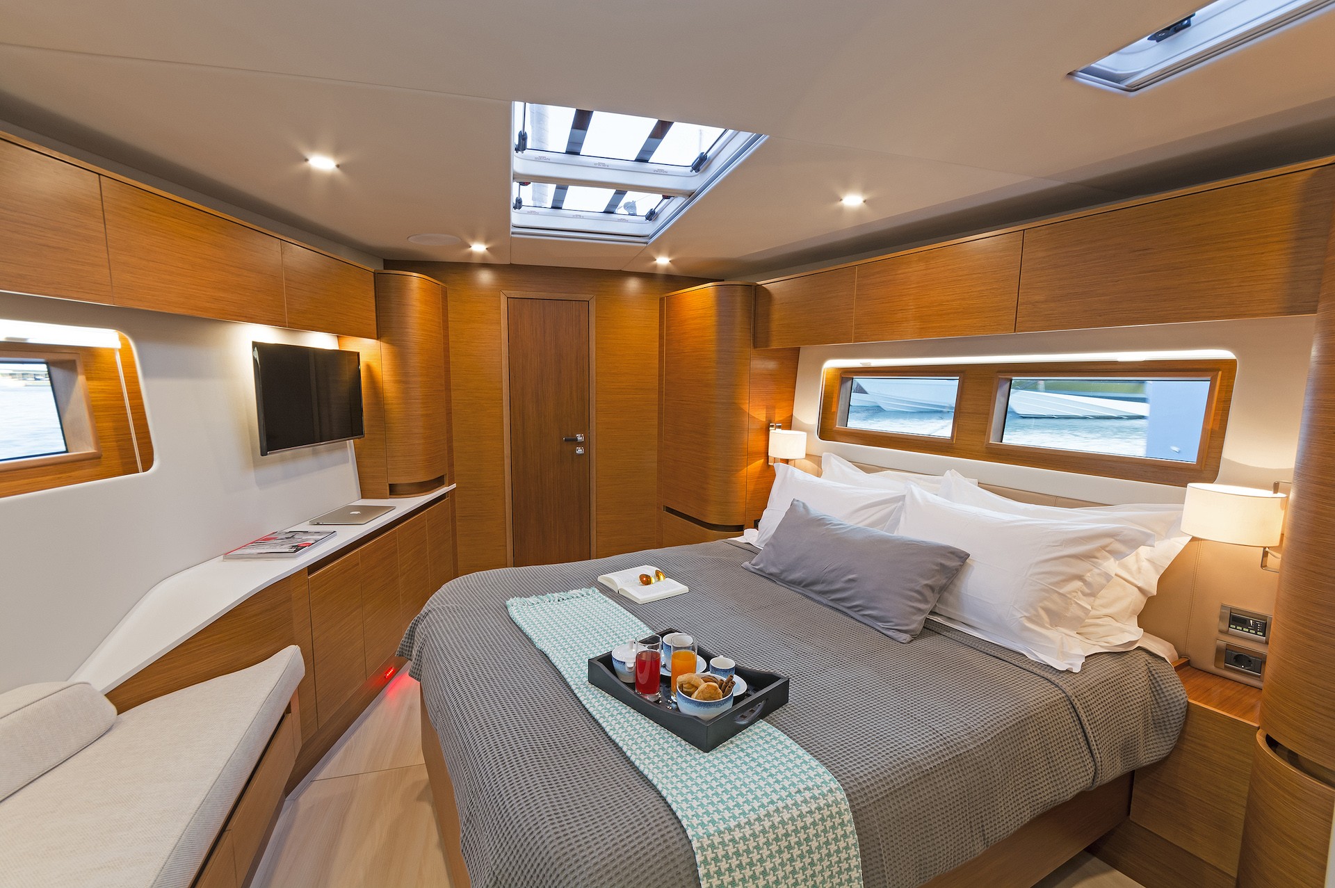 charter Alizee master cabin